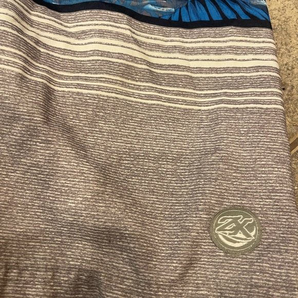 Boys swim trunks size medium 10/12 - Picture 7 of 8